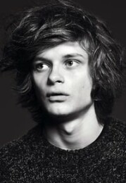 Charlie Tahan